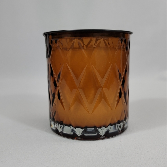 Darsee & David's Madagascar Vanilla & Cedar 1-Wick Glass Jar Candle - Picture 5 of 10